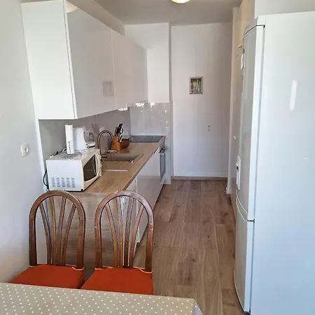 Doris Apartment