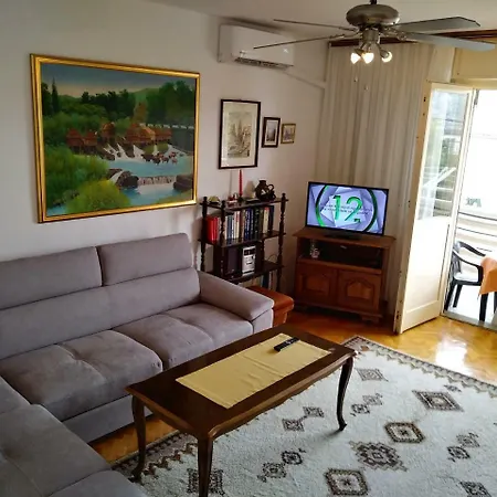 Doris Apartment